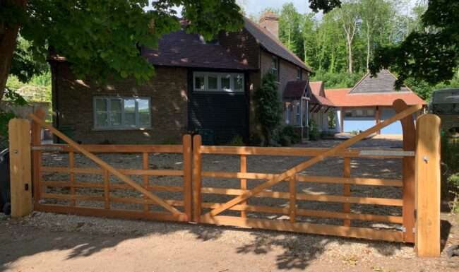fencing-and-gates-650x385